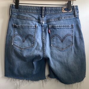 Levi’s Jean Shorts size 28